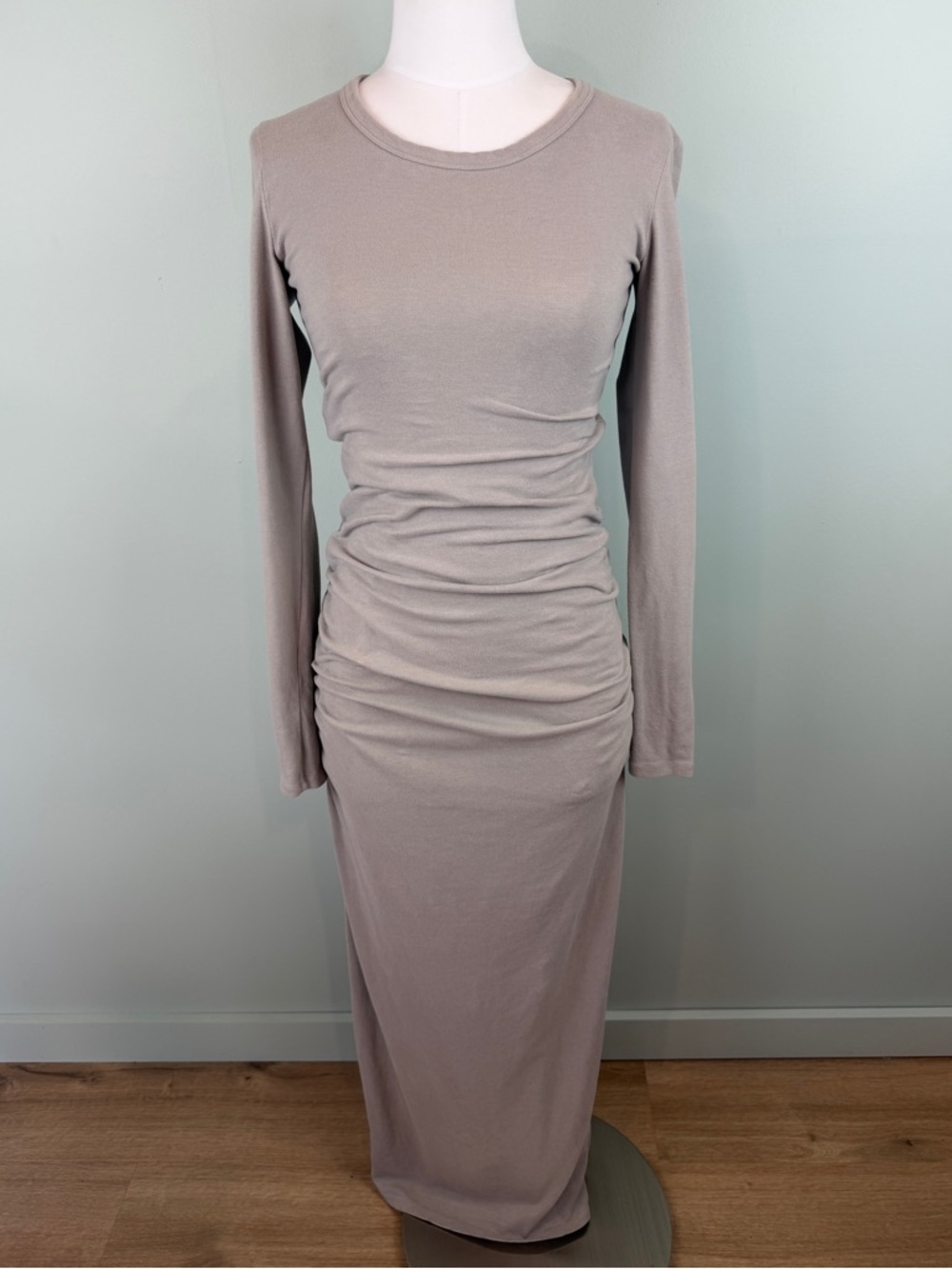 James Perse gray jersey knit Bodycon long sleeve maxi dress size 2/Medium.